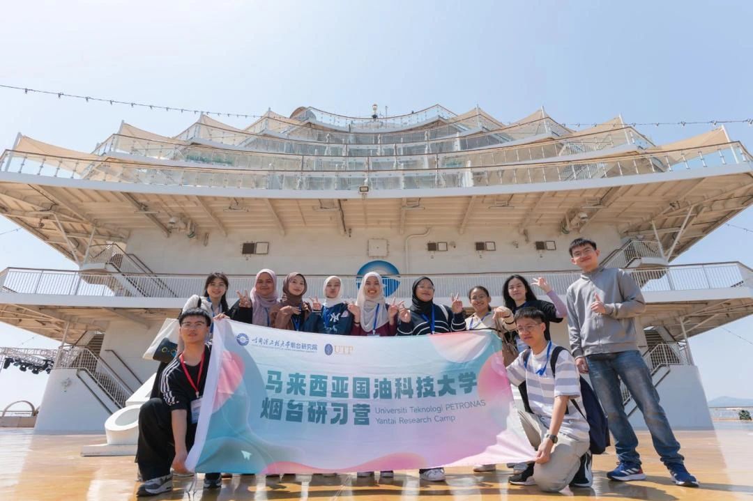 Group Photo with HEU Postgraduate Students