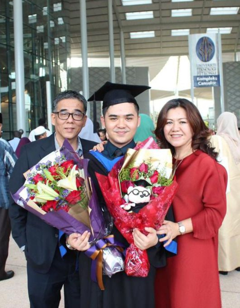 Their choices match my expectations: Siew Hzien Hung (centre) and his parents Siew Chee Kong and Loke Yet Onn on graduation day.