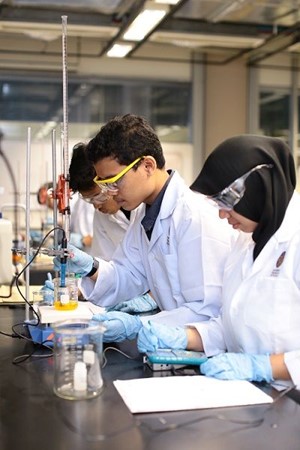 UTP centre for foundation studies engineering lab.jpg